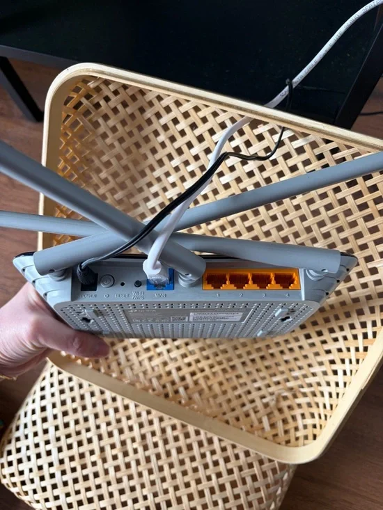 TP-Link AC750 Wireless Router Dual Band - Teal Box with Blue Router - Picture 8 of 8